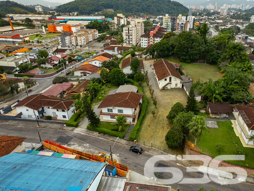 Foto 1 de Lote/Terreno à venda, 369m² em Glória, Joinville