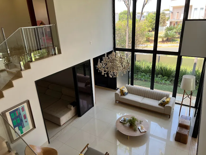 Foto 1 de Casa de Condomínio com 4 Quartos à venda, 420m² em Alphaville Araguaia, Goiânia