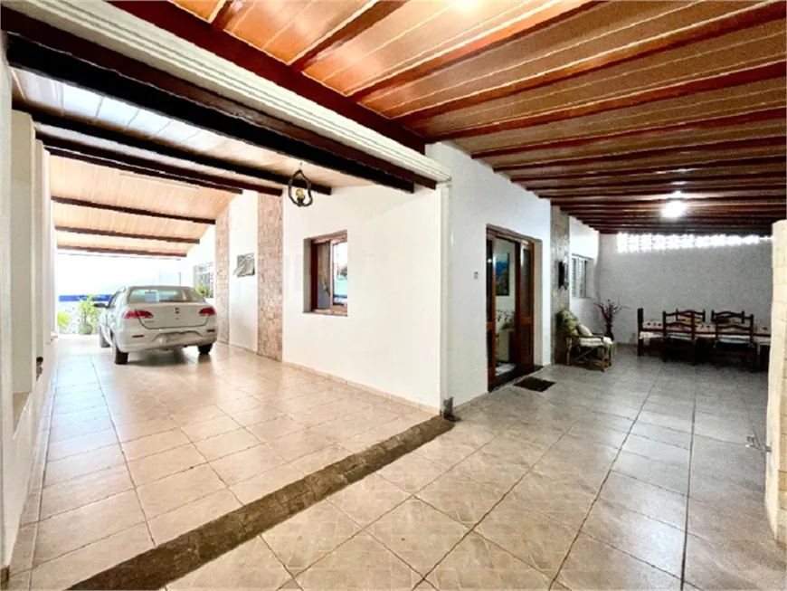 Foto 1 de Casa com 2 Quartos à venda, 187m² em Lopes de Oliveira, Sorocaba