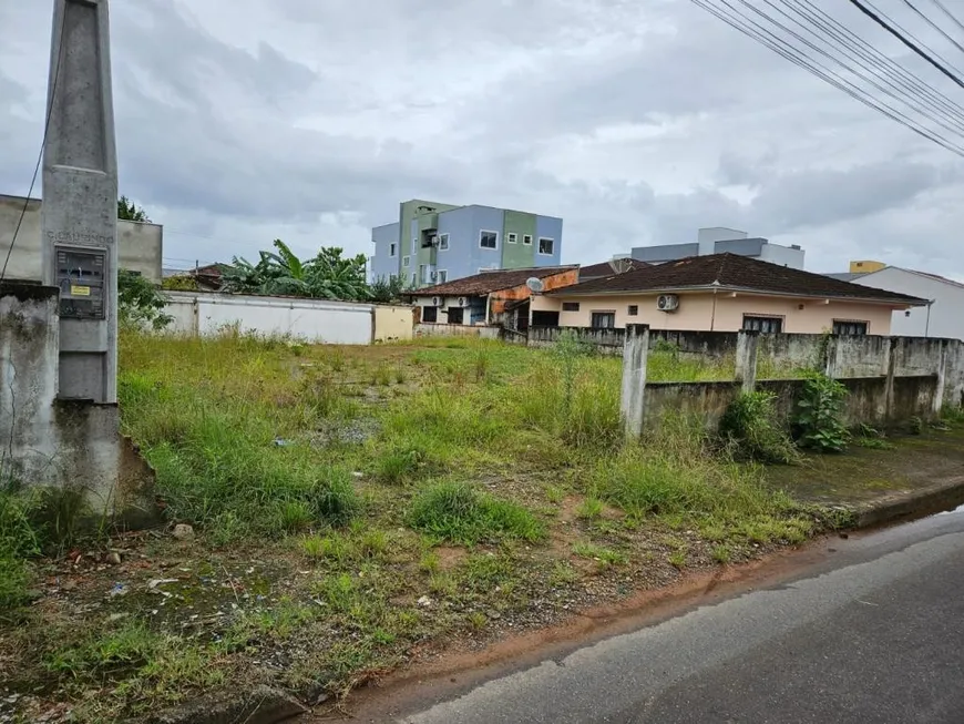 Foto 1 de Lote/Terreno à venda, 327m² em Iririú, Joinville