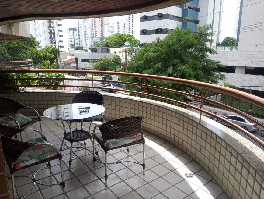 Foto 1 de Apartamento com 4 Quartos à venda, 180m² em Rosarinho, Recife