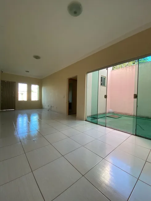 Foto 1 de Casa com 3 Quartos à venda, 180m² em Sítios Santa Luzia, Aparecida de Goiânia