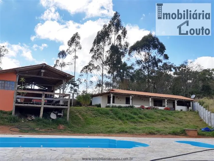 Foto 1 de Fazenda/Sítio com 4 Quartos à venda, 300m² em Botujuru, Mogi das Cruzes