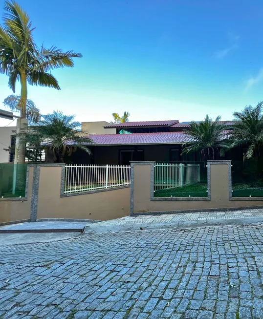 Foto 1 de Casa com 3 Quartos à venda, 500m² em Cabeçudas, Itajaí