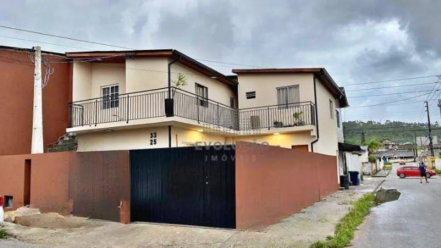 Foto 1 de Casa com 7 Quartos à venda, 180m² em Serraria, São José