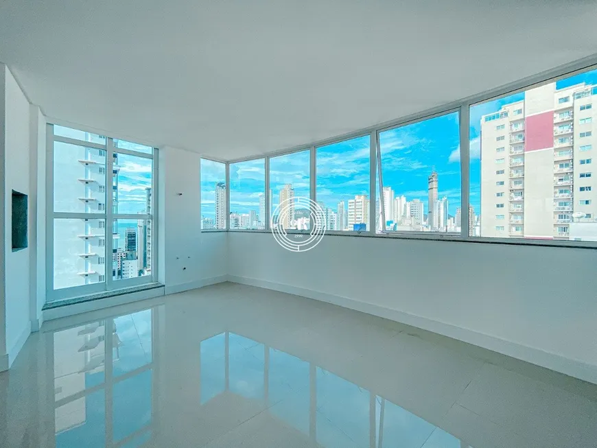 Foto 1 de Apartamento com 3 Quartos à venda, 131m² em Centro, Balneário Camboriú