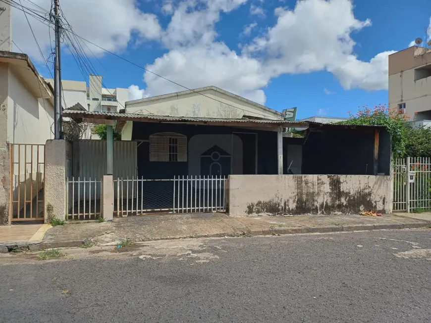 Foto 1 de Lote/Terreno à venda, 300m² em Cazeca, Uberlândia