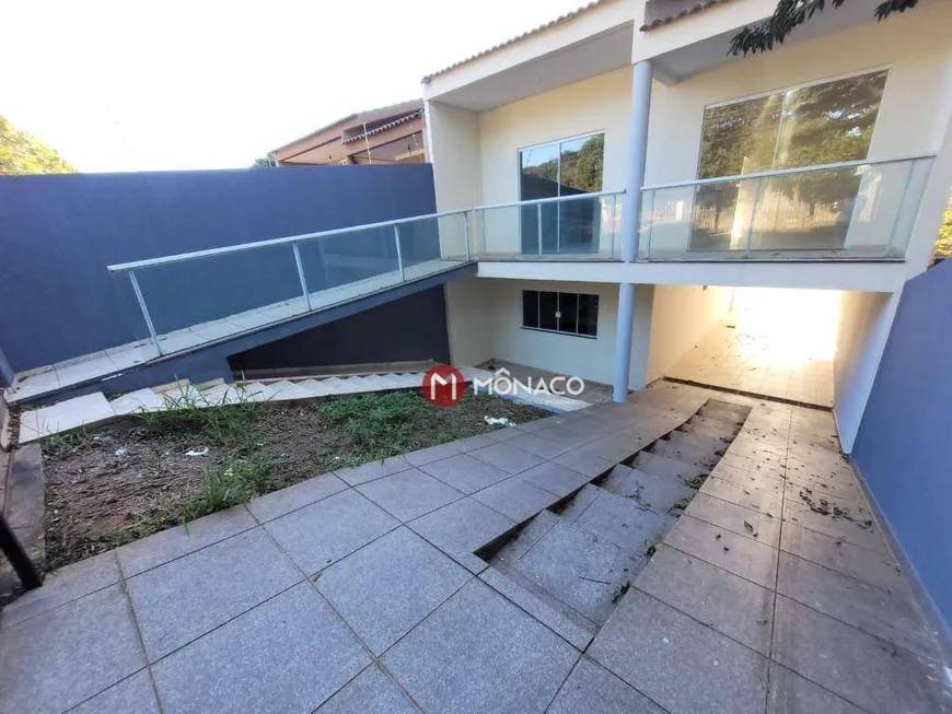 Foto 1 de Casa com 4 Quartos à venda, 190m² em Zona V, Umuarama