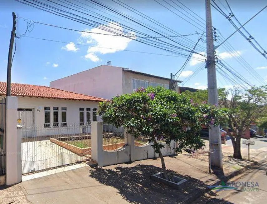 Foto 1 de Casa com 5 Quartos à venda, 175m² em Parque das Industrias, Londrina