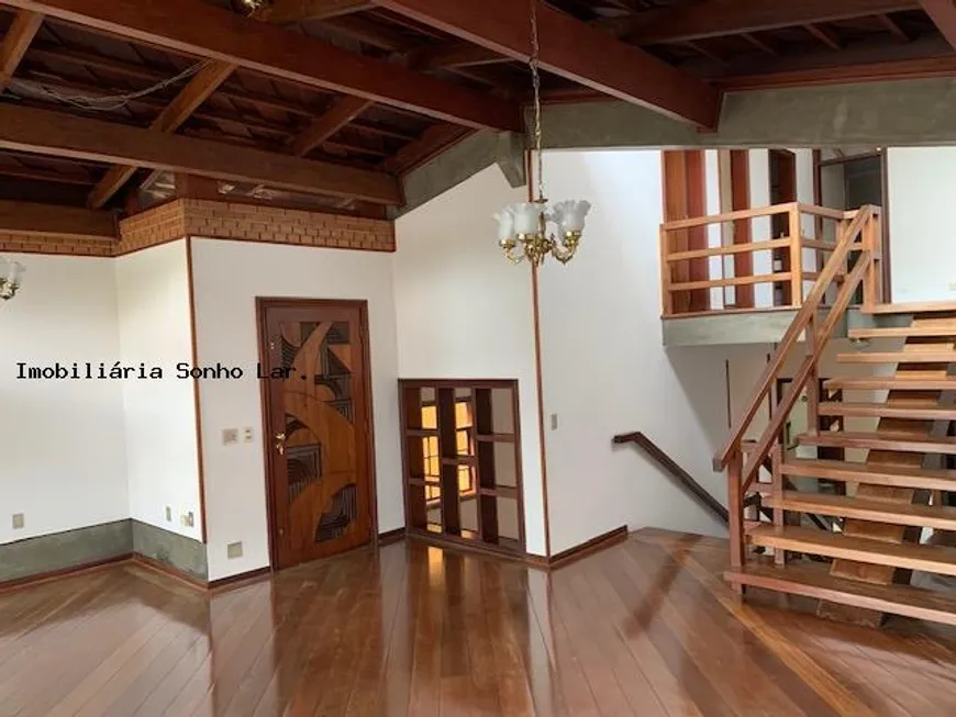 Foto 1 de Sobrado com 3 Quartos à venda, 270m² em Vila Lageado, São Paulo