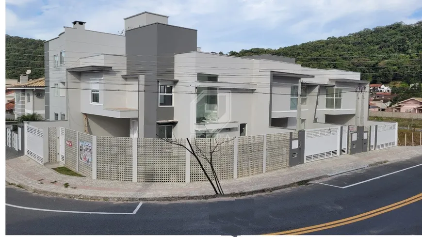 Foto 1 de Sobrado com 2 Quartos à venda, 139m² em Bela Vista, Gaspar