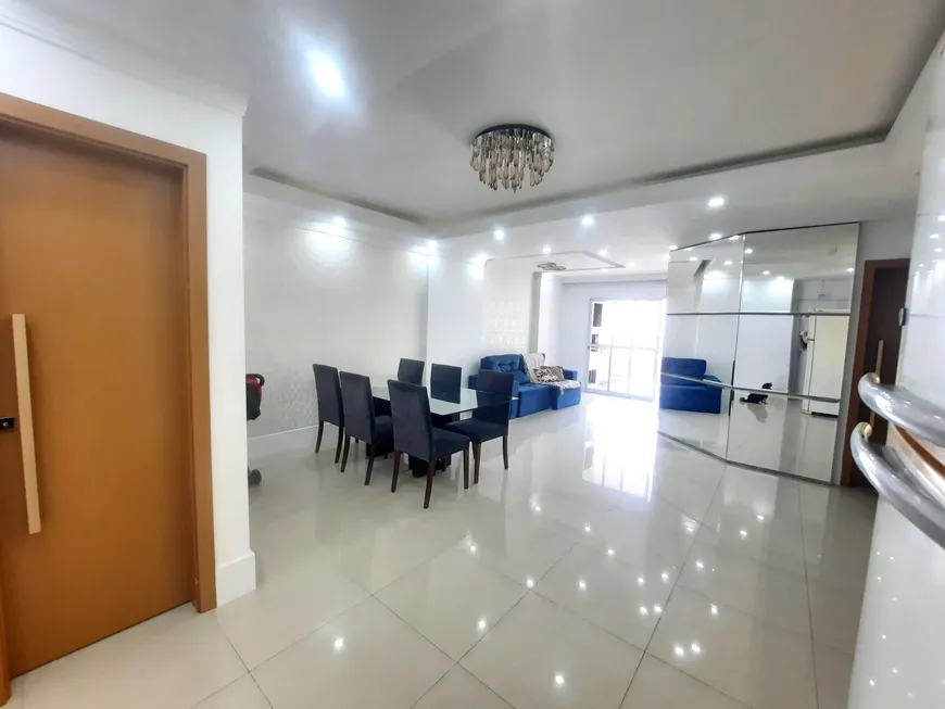 Foto 1 de Apartamento com 4 Quartos à venda, 233m² em Vila Guilhermina, Praia Grande