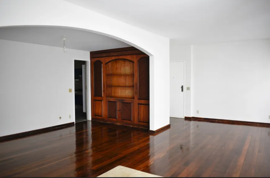 Foto 1 de Apartamento com 4 Quartos à venda, 150m² em Leblon, Rio de Janeiro