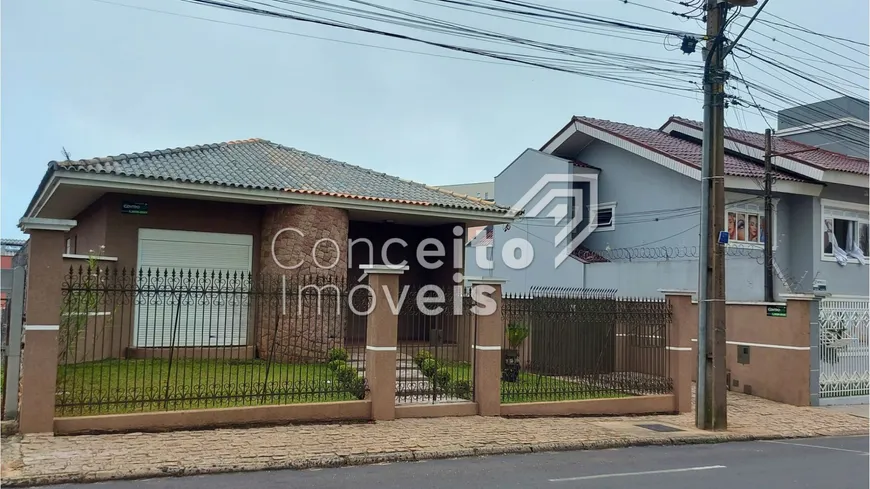 Foto 1 de Casa com 4 Quartos para alugar, 224m² em Centro, Ponta Grossa
