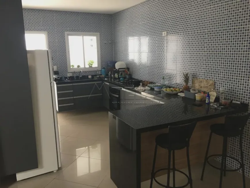 Foto 1 de Sobrado com 3 Quartos à venda, 180m² em Loteamento Villa Branca, Jacareí