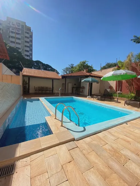 Foto 1 de Casa com 4 Quartos à venda, 305m² em Jardim Universitario, Maringá