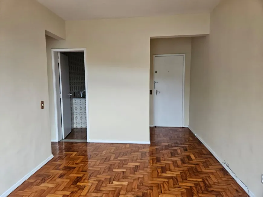 Foto 1 de Apartamento com 2 Quartos para alugar, 60m² em Saldanha Marinho, Petrópolis