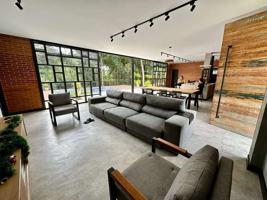 Foto 1 de Casa de Condomínio com 5 Quartos à venda, 200m² em Piedade do Paraopeba, Brumadinho