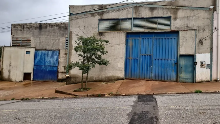 Foto 1 de Galpão/Depósito/Armazém à venda, 720m² em Jardim Canada, Nova Lima