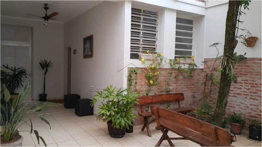Foto 1 de Casa com 4 Quartos para alugar, 180m² em Jardim Macedo, Ribeirão Preto