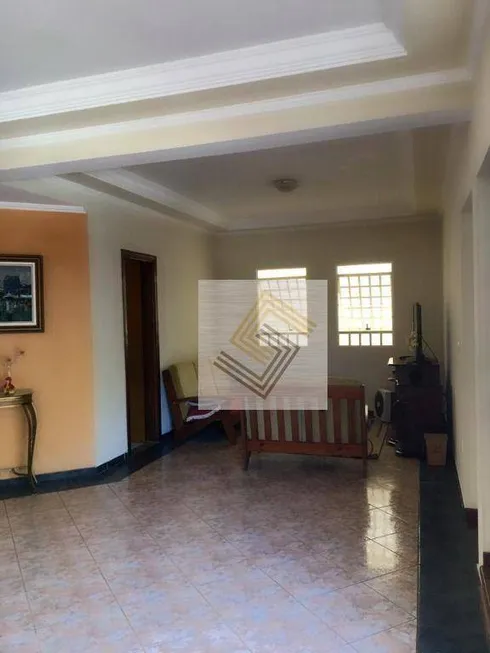 Foto 1 de Casa com 3 Quartos à venda, 205m² em Parque das Flores, Campinas