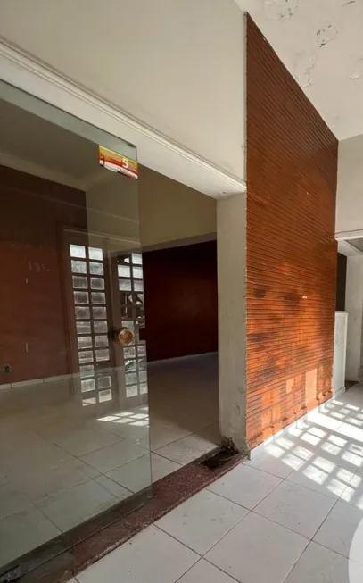 Foto 1 de Casa com 3 Quartos para alugar, 280m² em Centro Norte, Cuiabá