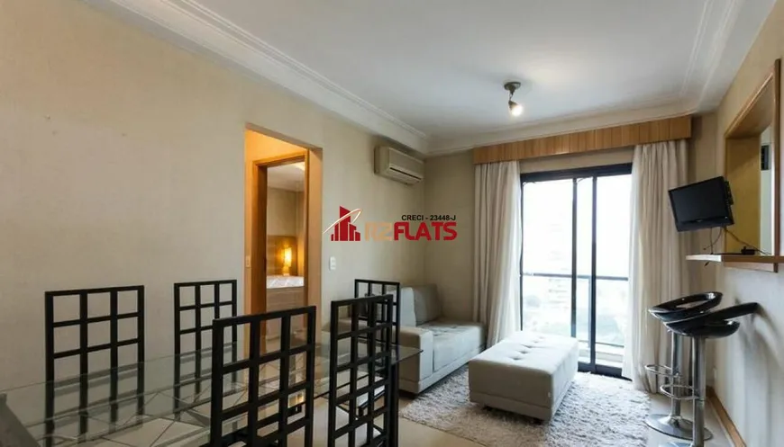 Foto 1 de Flat com 1 Quarto para alugar, 45m² em Moema, São Paulo