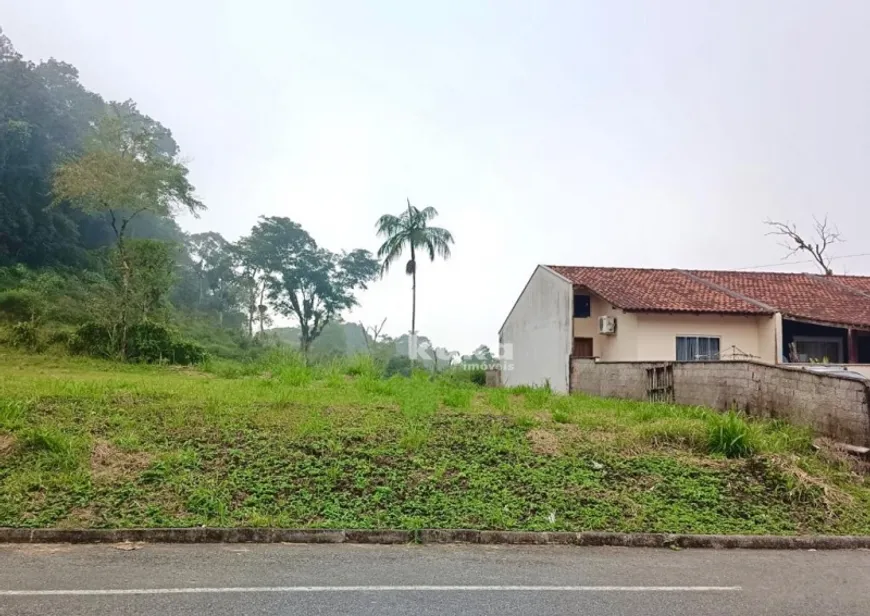 Foto 1 de Lote/Terreno à venda, 411m² em Tifa Martins, Jaraguá do Sul