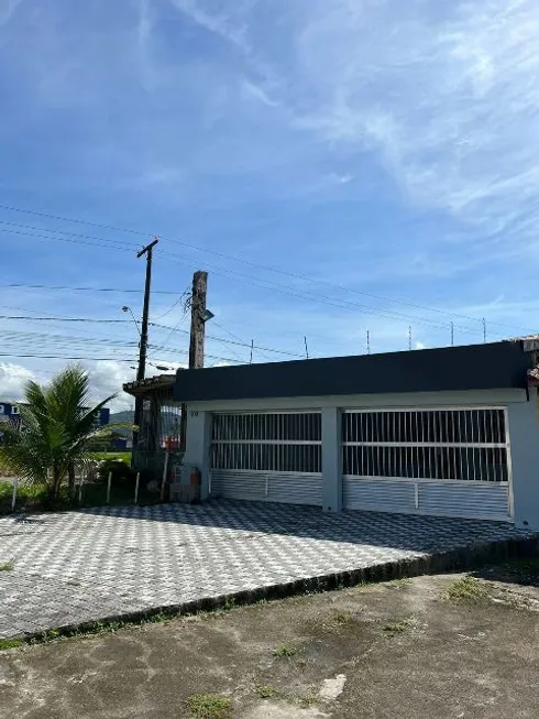 Foto 1 de Casa com 2 Quartos à venda, 74m² em Balneario Itaguai, Mongaguá