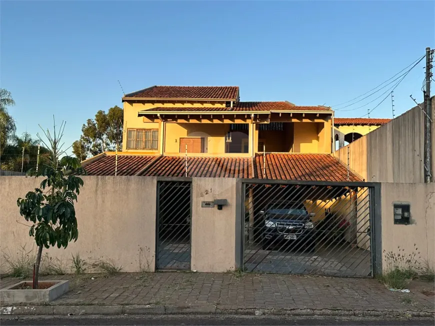 Foto 1 de Sobrado com 3 Quartos à venda, 537m² em Jardim Sao Bento, Campo Grande