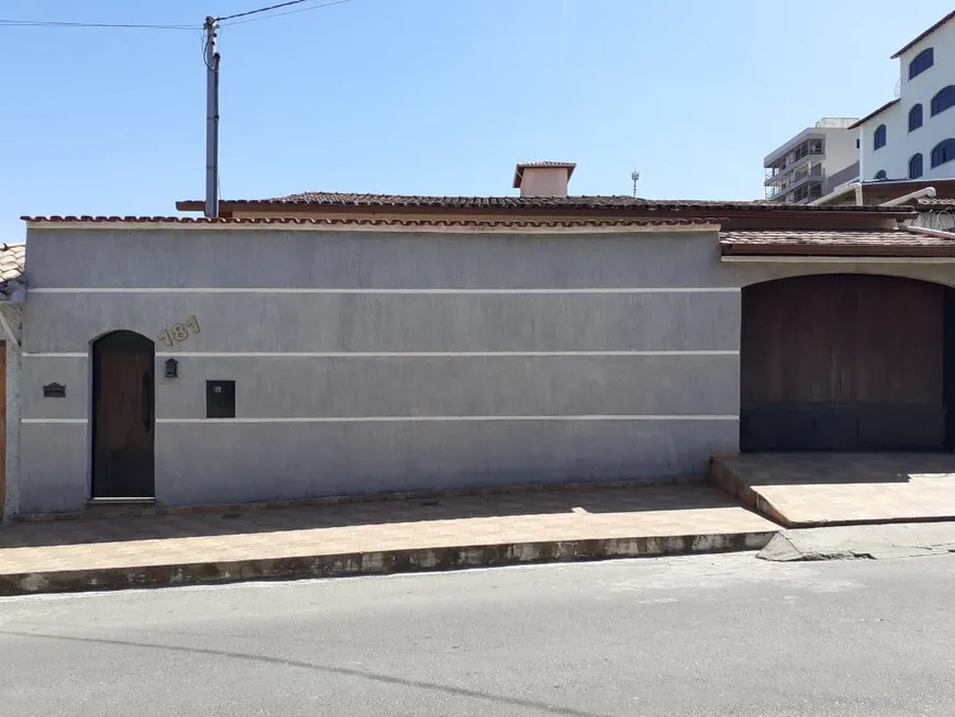 Foto 1 de Casa com 4 Quartos à venda, 300m² em São Judas Tadeu, São João Del Rei