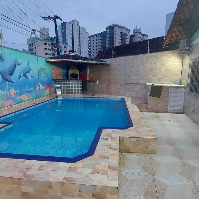 Foto 1 de Casa com 2 Quartos para alugar, 80m² em Vila Caicara, Praia Grande