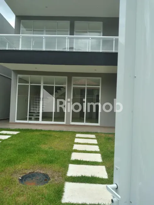 Foto 1 de Casa de Condomínio com 3 Quartos à venda, 170m² em Vargem Pequena, Rio de Janeiro