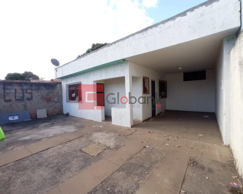 Foto 1 de Casa com 2 Quartos à venda, 260m² em Major Prates, Montes Claros