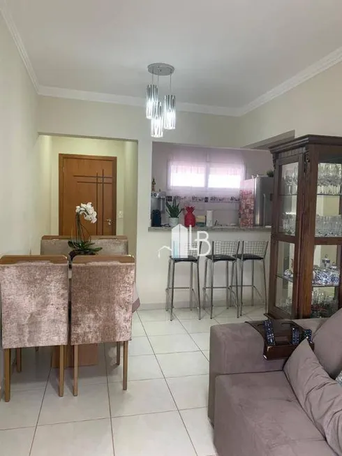 Foto 1 de Apartamento com 2 Quartos à venda, 60m² em Presidente Roosevelt, Uberlândia