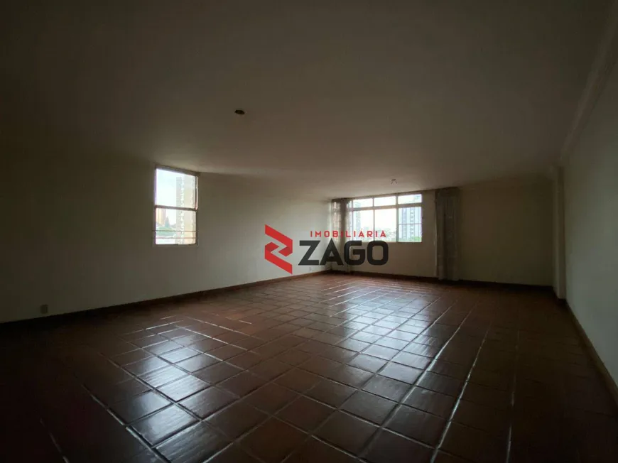 Foto 1 de Apartamento com 4 Quartos à venda, 200m² em Centro, Uberaba