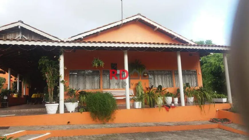 Foto 1 de Fazenda/Sítio com 9 Quartos à venda, 400m² em Centro, Biritiba Mirim