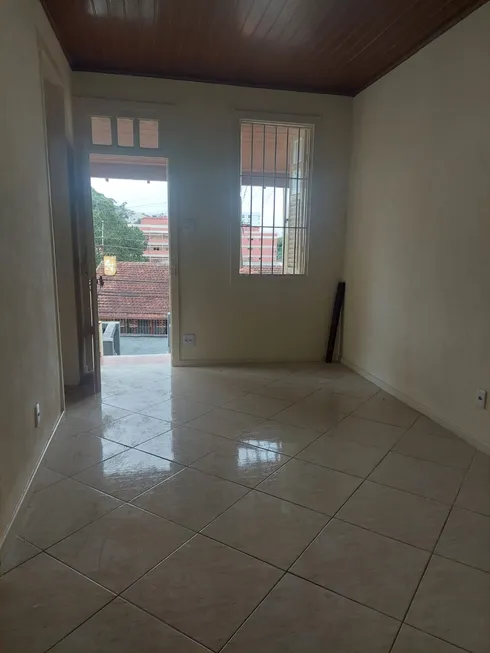 Foto 1 de Casa com 3 Quartos para alugar, 71m² em Artistas, Teresópolis