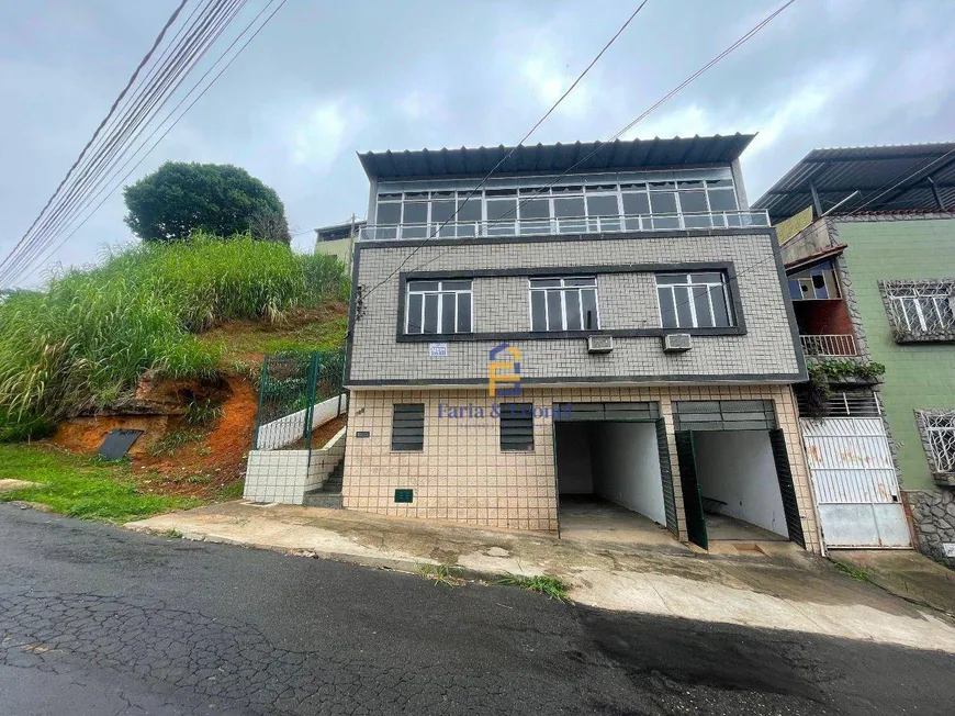 Foto 1 de Casa com 3 Quartos à venda, 245m² em Costa Carvalho, Juiz de Fora