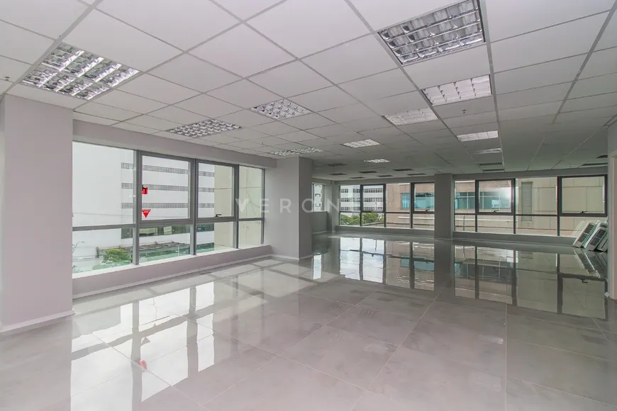 Foto 1 de Sala Comercial para alugar, 136m² em Praia de Belas, Porto Alegre