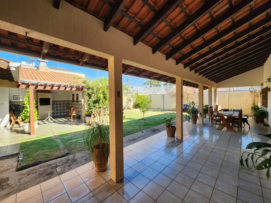 Foto 1 de Casa com 4 Quartos à venda, 268m² em Jardim Califórnia, Cuiabá
