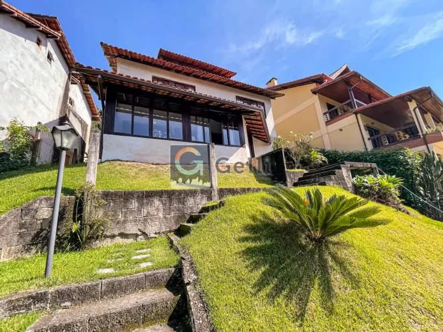 Foto 1 de Casa de Condomínio com 3 Quartos à venda, 450m² em Retiro, Petrópolis