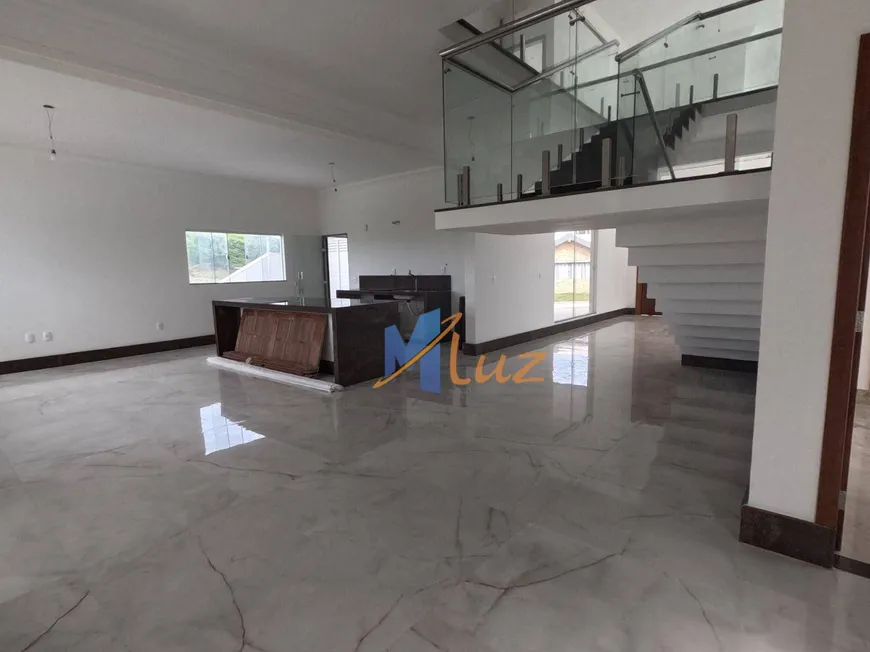 Foto 1 de Casa de Condomínio com 5 Quartos à venda, 345m² em Lagoa, Macaé