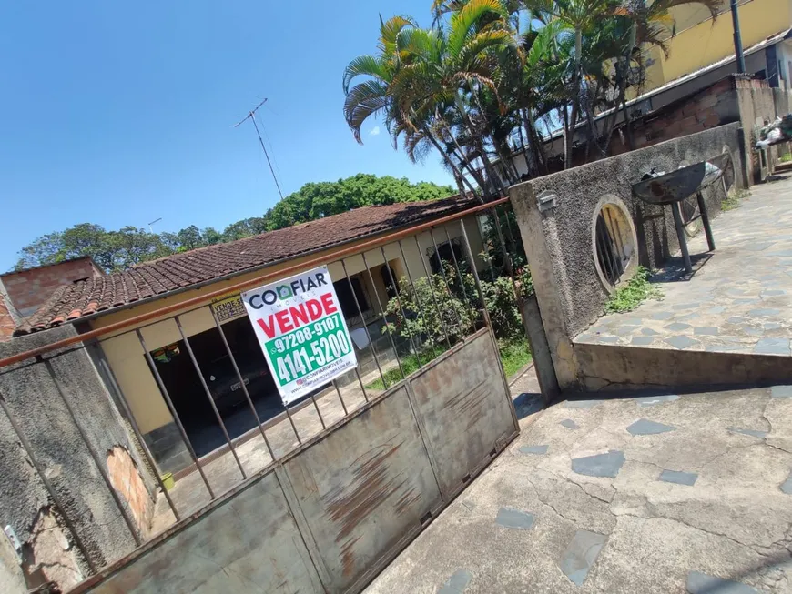 Foto 1 de Casa com 4 Quartos à venda, 300m² em Kennedy, Contagem