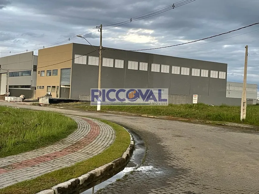 Foto 1 de Galpão/Depósito/Armazém para alugar, 600m² em Rio Abaixo, Jacareí