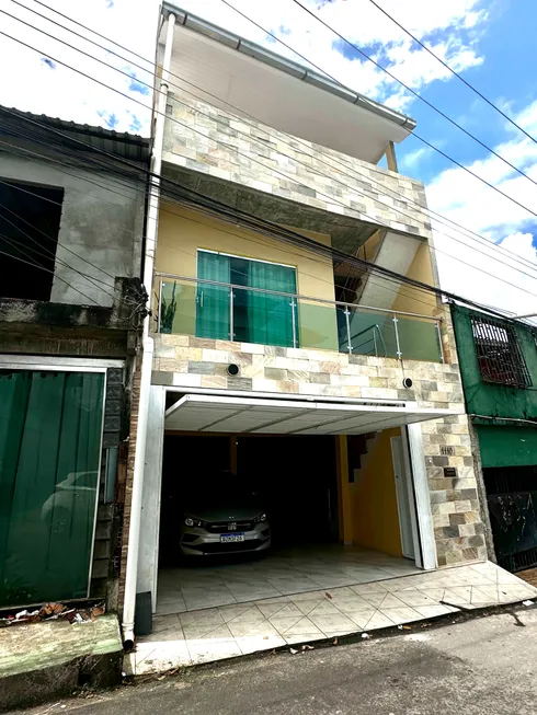 Foto 1 de Casa com 4 Quartos à venda, 190m² em Coroado, Manaus