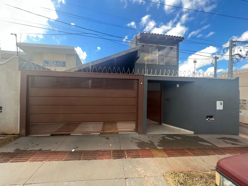 Foto 1 de Casa com 2 Quartos à venda, 200m² em Vila Nasser, Campo Grande