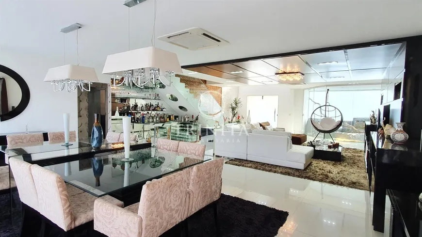 Foto 1 de Casa de Condomínio com 4 Quartos à venda, 640m² em Barra da Tijuca, Rio de Janeiro