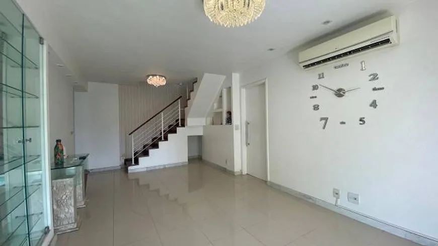 Foto 1 de Apartamento com 3 Quartos à venda, 213m² em Barra da Tijuca, Rio de Janeiro