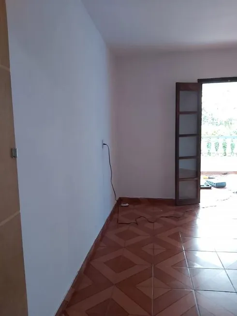 Foto 1 de Casa com 2 Quartos à venda, 100m² em Vila Silviânia, Carapicuíba